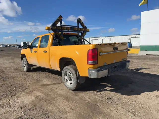 2011 GMC Sierra 2500HD - Photo 3