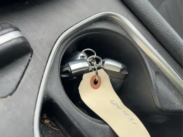 2015 Chrysler 200 - Photo 13