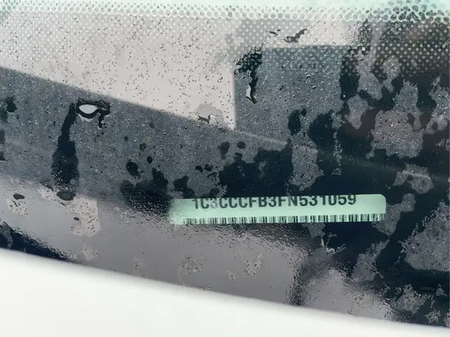 2015 Chrysler 200 - Photo 15