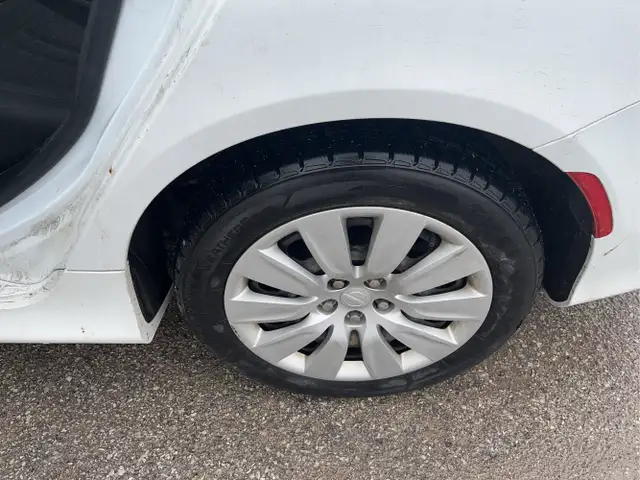 2015 Chrysler 200 - Photo 22