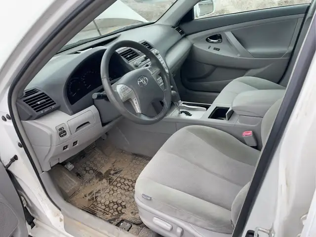 2010 Toyota Camry Hybrid - Photo 10