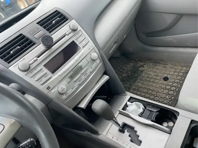 2010 Toyota Camry Hybrid - Photo 12