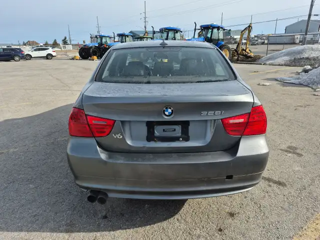 2011 BMW 3 Series - Photo 6