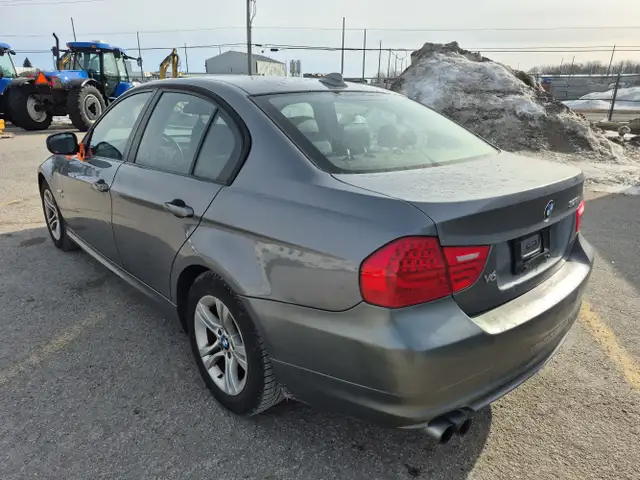 2011 BMW 3 Series - Photo 7