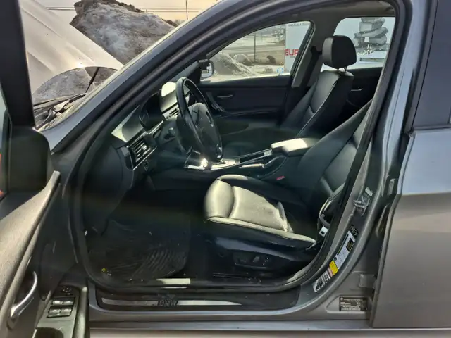 2011 BMW 3 Series - Photo 10