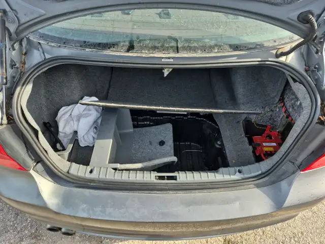 2011 BMW 3 Series - Photo 25