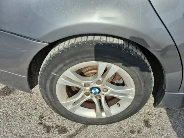 2011 BMW 3 Series - Photo 27