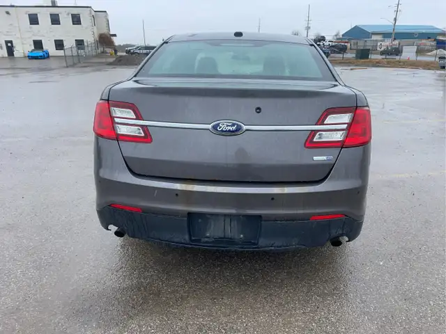 2015 Ford Taurus - Photo 6