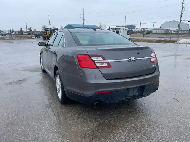 2015 Ford Taurus - Photo 7