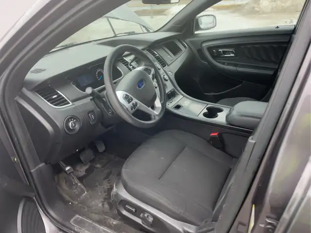 2015 Ford Taurus - Photo 10