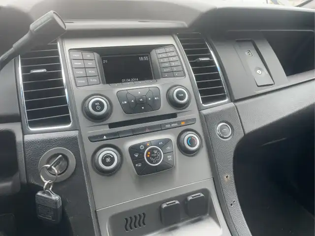 2015 Ford Taurus - Photo 12