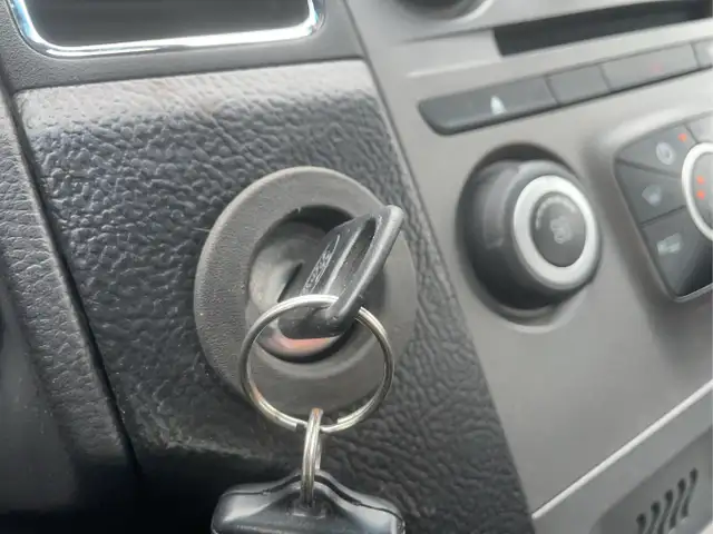 2015 Ford Taurus - Photo 13