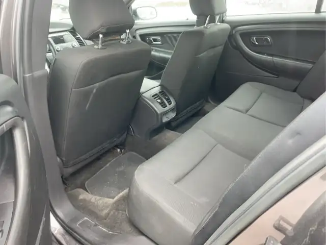 2015 Ford Taurus - Photo 14