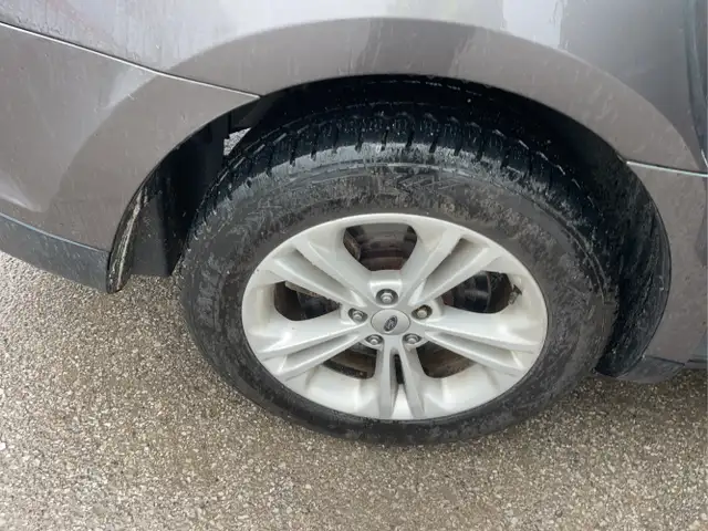 2015 Ford Taurus - Photo 22