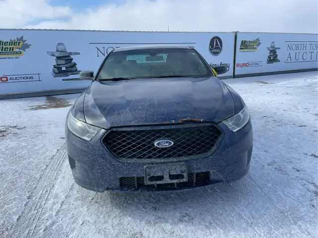 2017 Ford Taurus - Photo 2