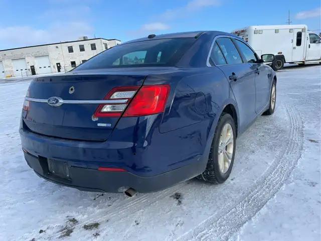2017 Ford Taurus - Photo 5