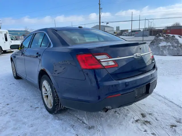 2017 Ford Taurus - Photo 7