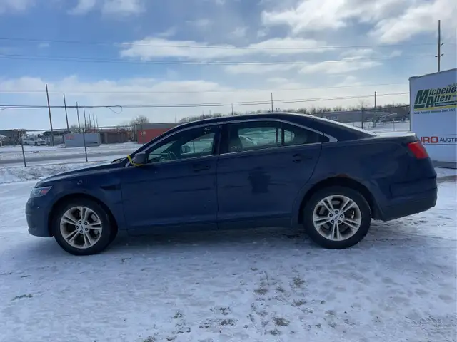 2017 Ford Taurus - Photo 8