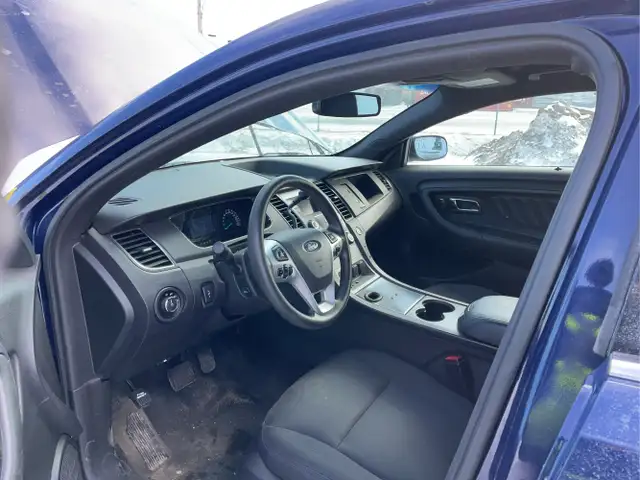 2017 Ford Taurus - Photo 10