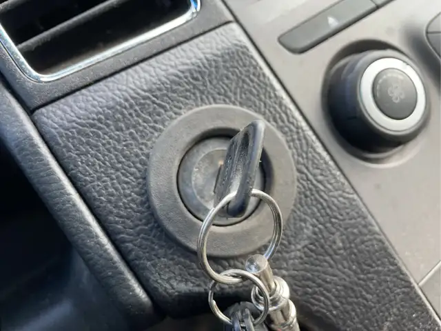 2017 Ford Taurus - Photo 13