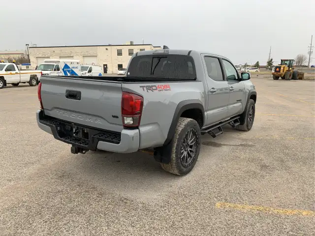2020 Toyota Tacoma - Photo 5