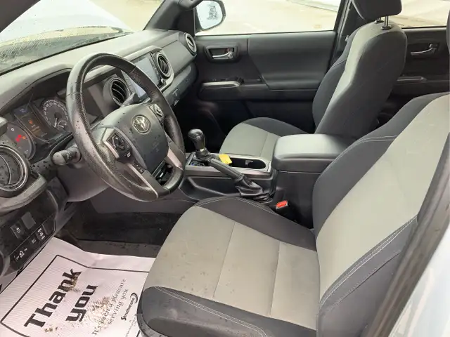2020 Toyota Tacoma - Photo 10