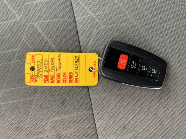 2020 Toyota Tacoma - Photo 13