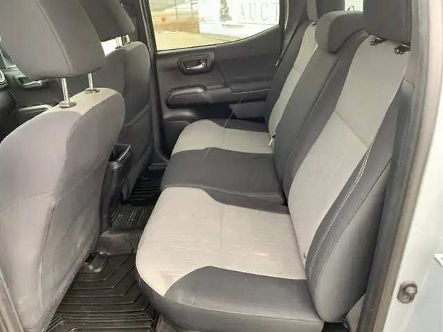 2020 Toyota Tacoma - Photo 14