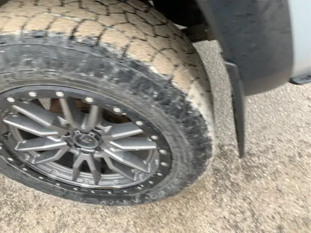 2020 Toyota Tacoma - Photo 18