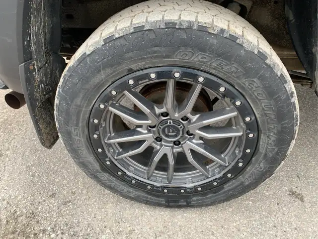 2020 Toyota Tacoma - Photo 19