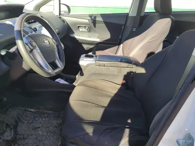 2017 Toyota Prius V - Photo 9