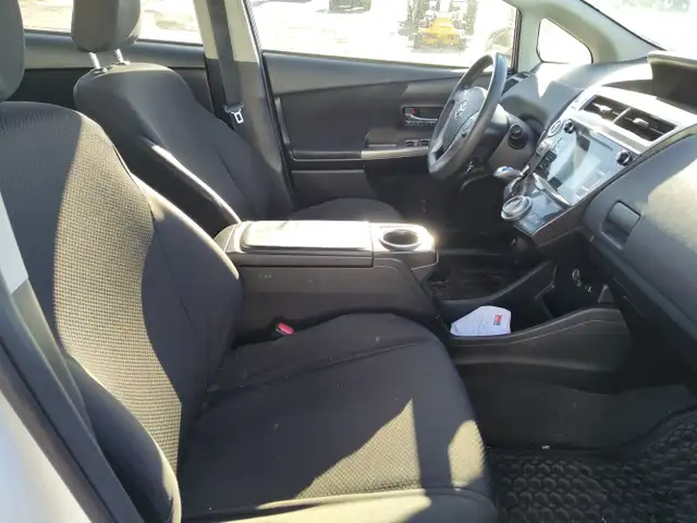 2017 Toyota Prius V - Photo 14