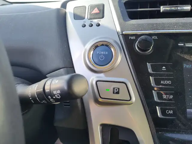 2017 Toyota Prius V - Photo 17