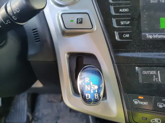 2017 Toyota Prius V - Photo 18