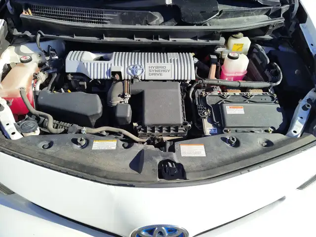 2017 Toyota Prius V - Photo 24