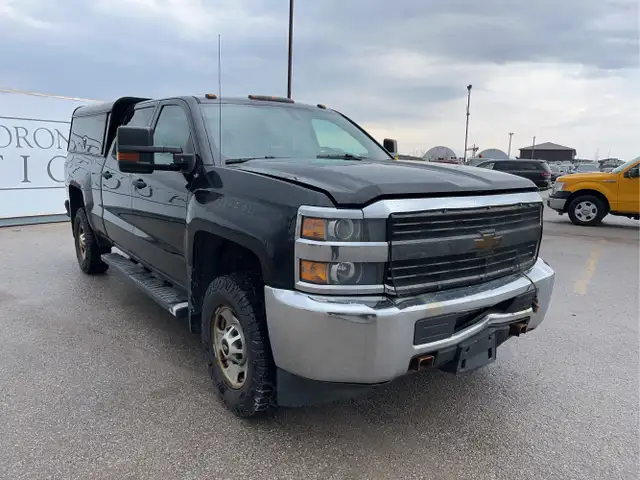 2015 Chevrolet Silverado 2500HD - Photo 3