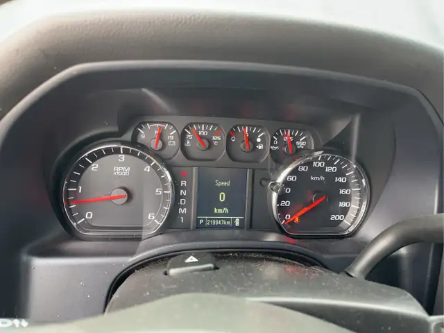 2015 Chevrolet Silverado 2500HD - Photo 11