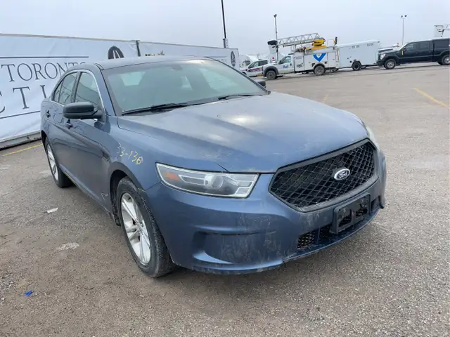 2015 Ford Taurus - Photo 3