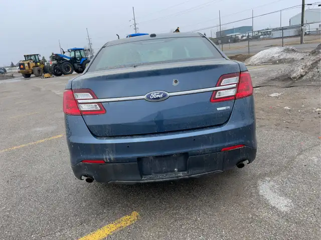 2015 Ford Taurus - Photo 6