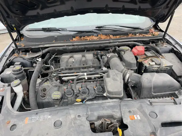 2015 Ford Taurus - Photo 9