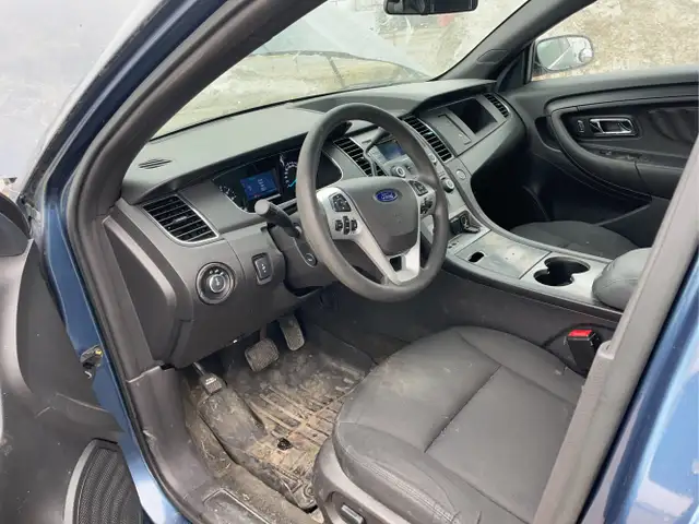 2015 Ford Taurus - Photo 10