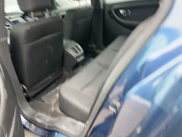 2015 Ford Taurus - Photo 14