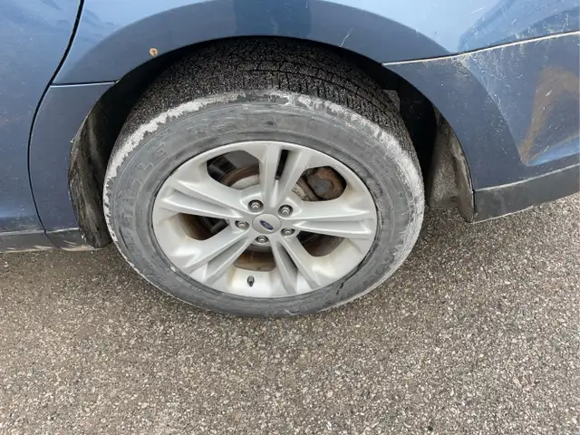 2015 Ford Taurus - Photo 19