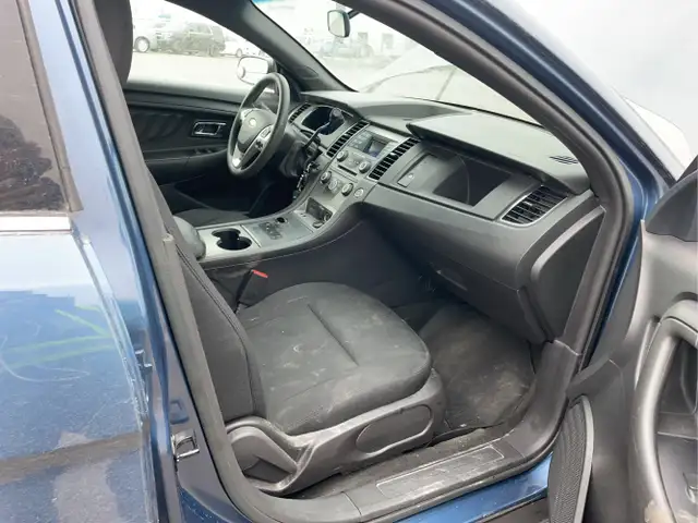 2015 Ford Taurus - Photo 22