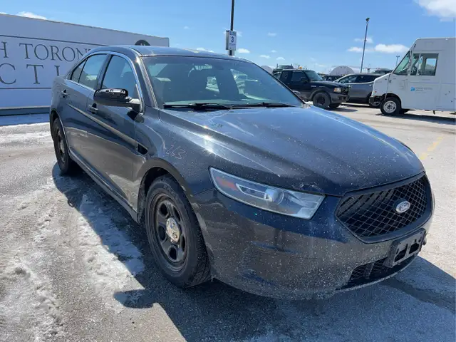 2015 Ford Taurus - Photo 3