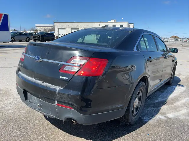 2015 Ford Taurus - Photo 5