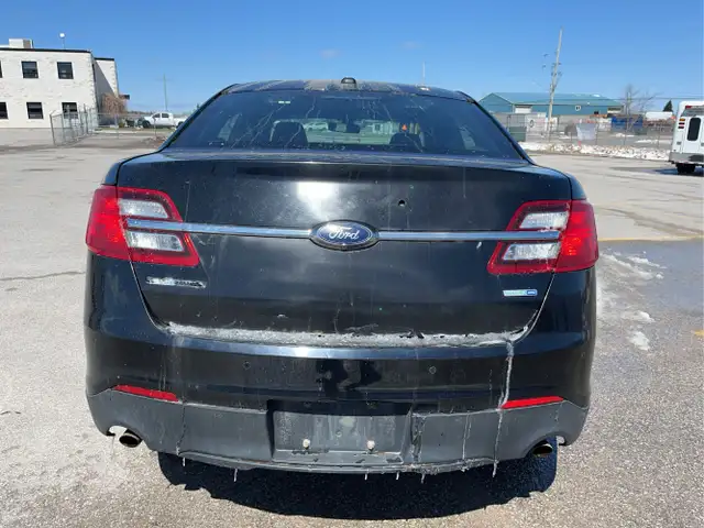 2015 Ford Taurus - Photo 6