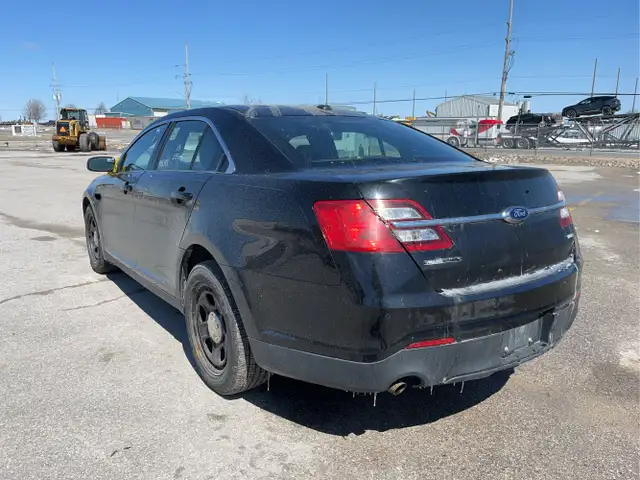 2015 Ford Taurus - Photo 7