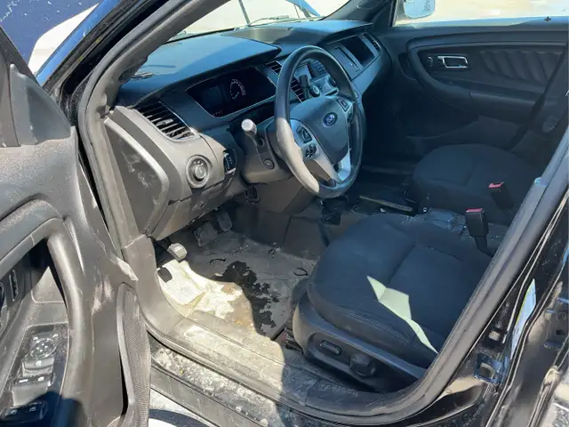 2015 Ford Taurus - Photo 10