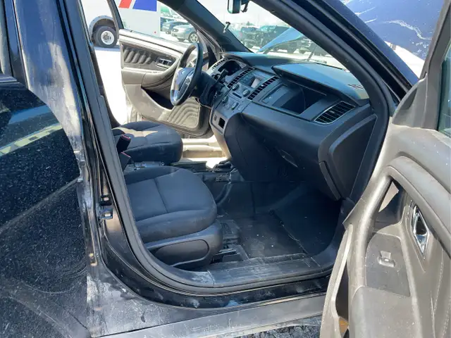 2015 Ford Taurus - Photo 19